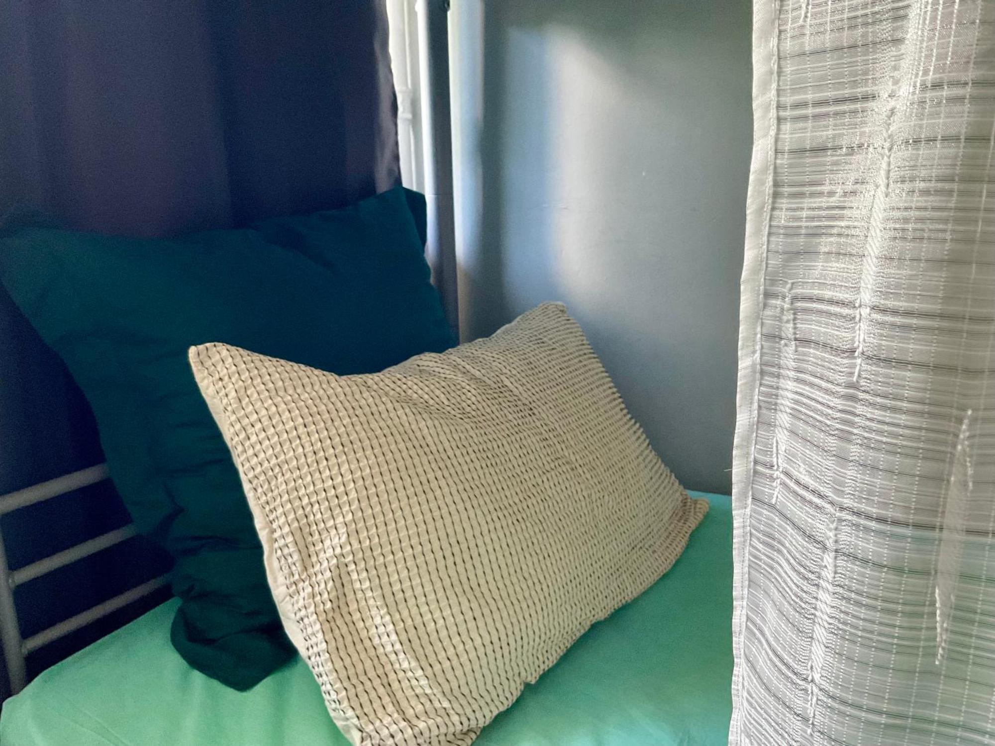 Female-Dortoir Femme -Dorm Shared Room Paris Bobigny Buitenkant foto
