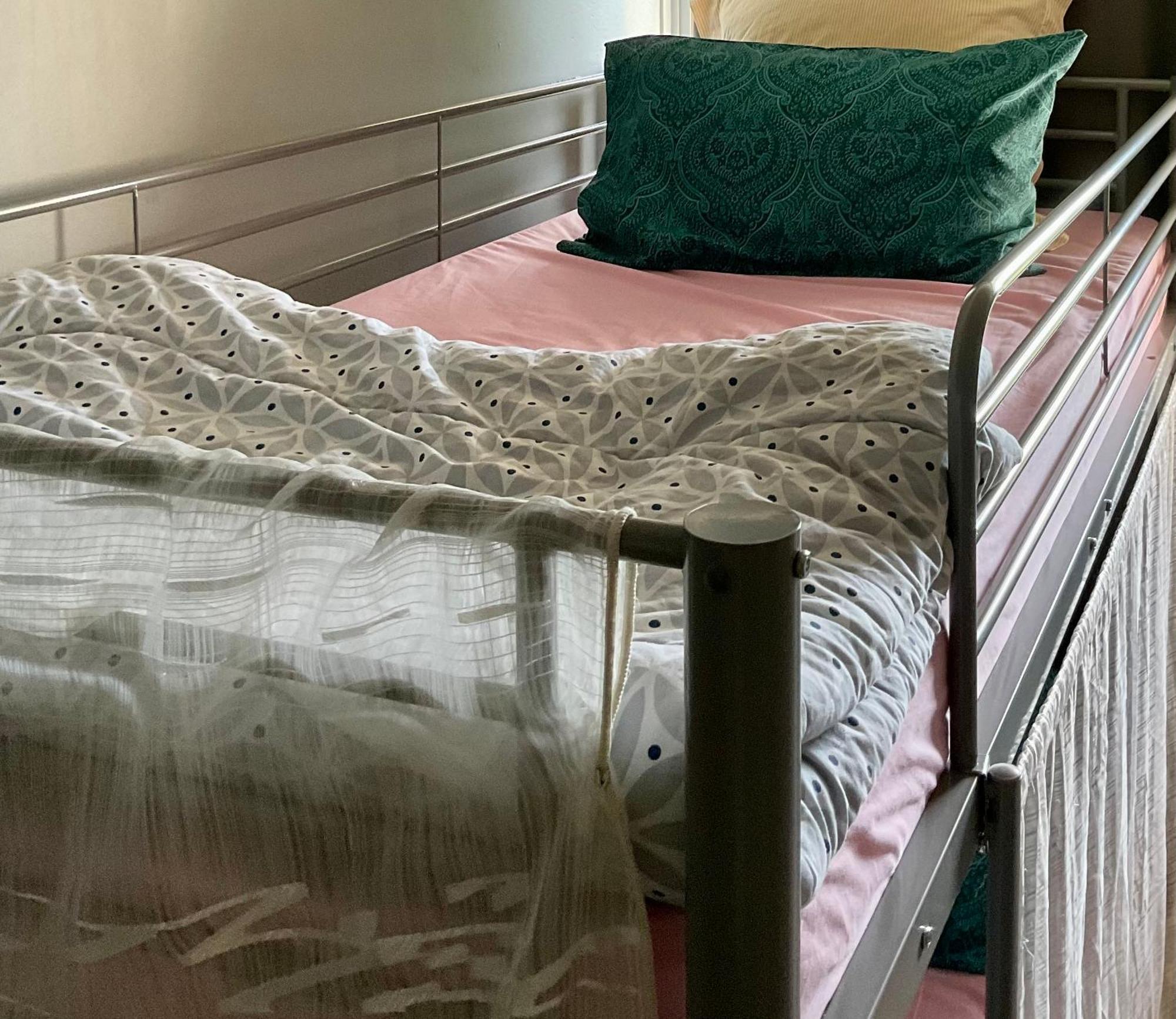 Female-Dortoir Femme -Dorm Shared Room Paris Bobigny Buitenkant foto
