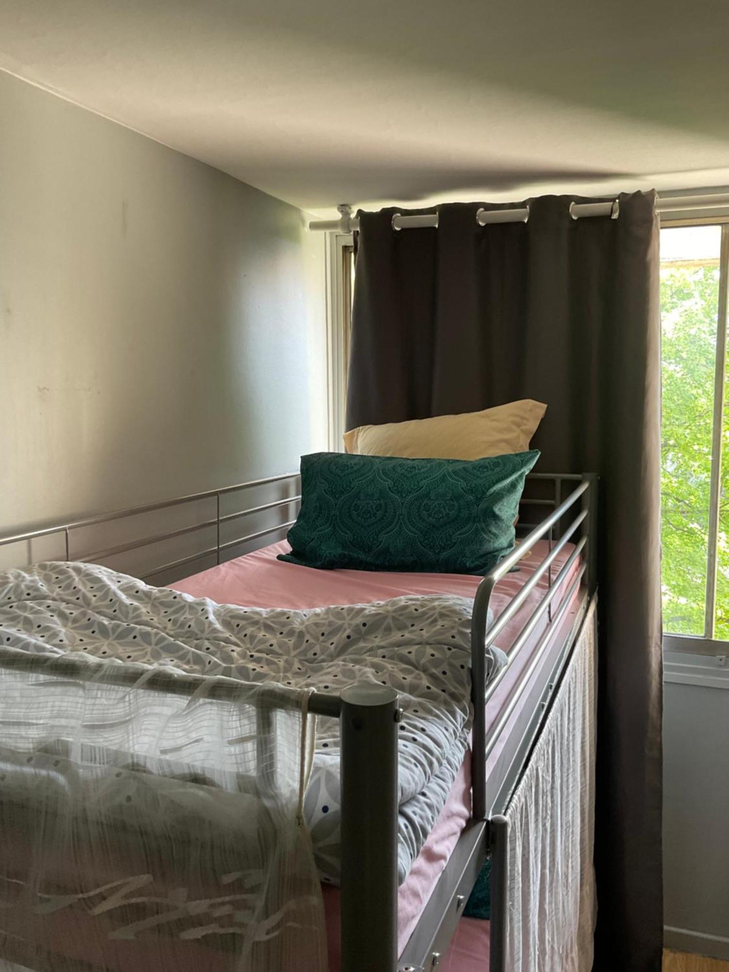 Female-Dortoir Femme -Dorm Shared Room Paris Bobigny Buitenkant foto