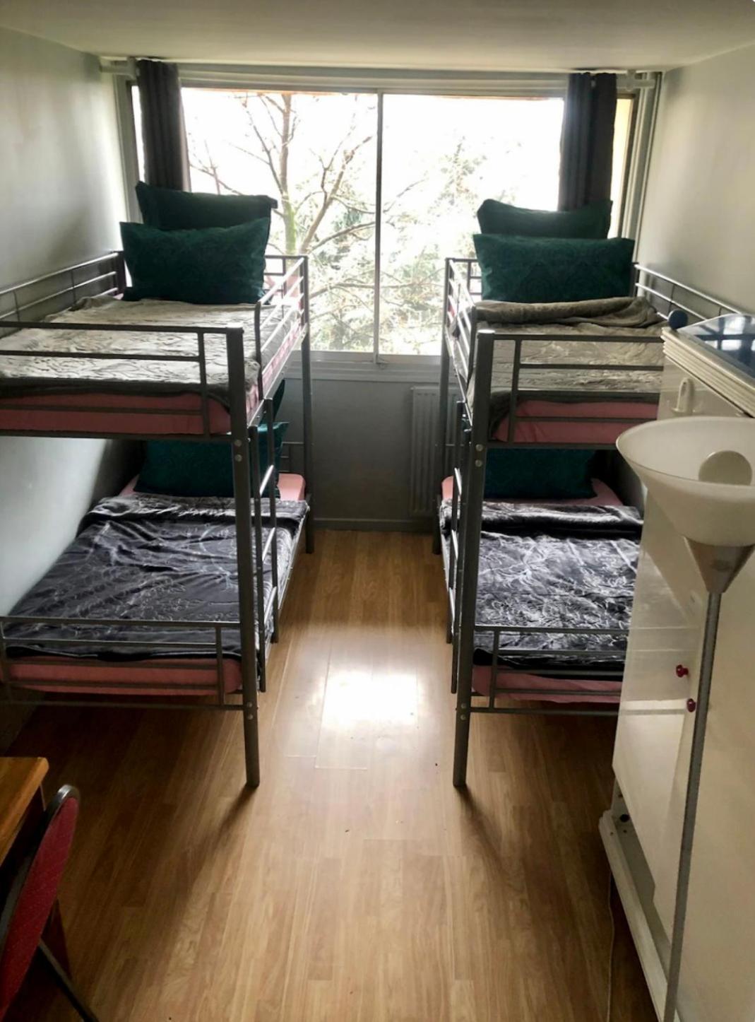 Female-Dortoir Femme -Dorm Shared Room Paris Bobigny Buitenkant foto